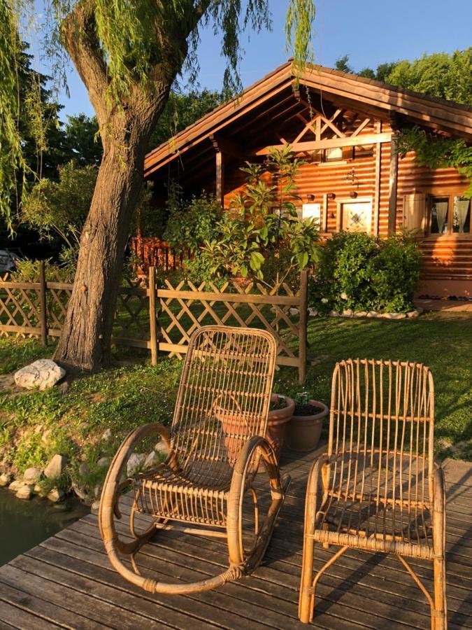 Chalet B&B Laghetti Martina Crevalcore Ngoại thất bức ảnh
